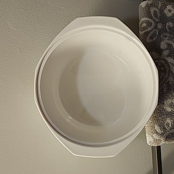 Mikasa Silk Flowers 'Fire & Ice" Casserole Dish with Matching Lid. EUC. - Picture 9 of 10